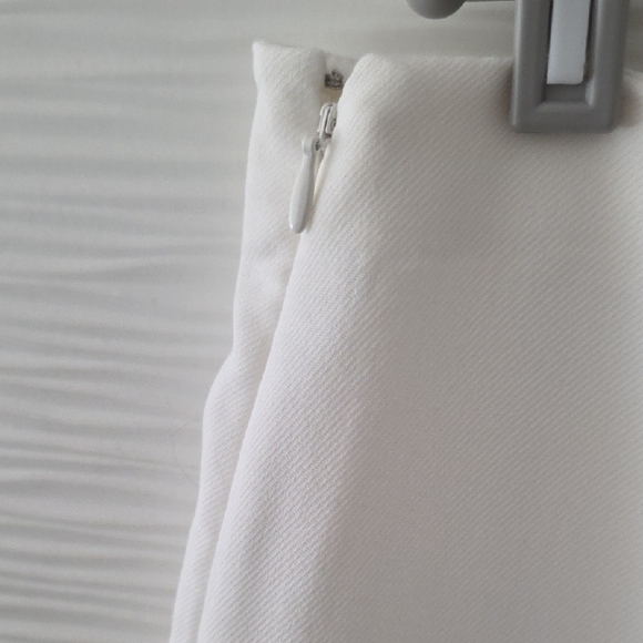 Women's H&M White Pants with Silver Accents - Picture 4 of 8